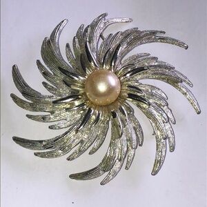 Sarah Coventry Elegant Silver Tone Vintage Faux Pearl Boho Brooch